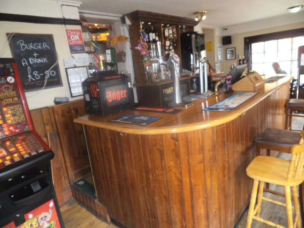The Swan Inn Midhurst Exterior foto